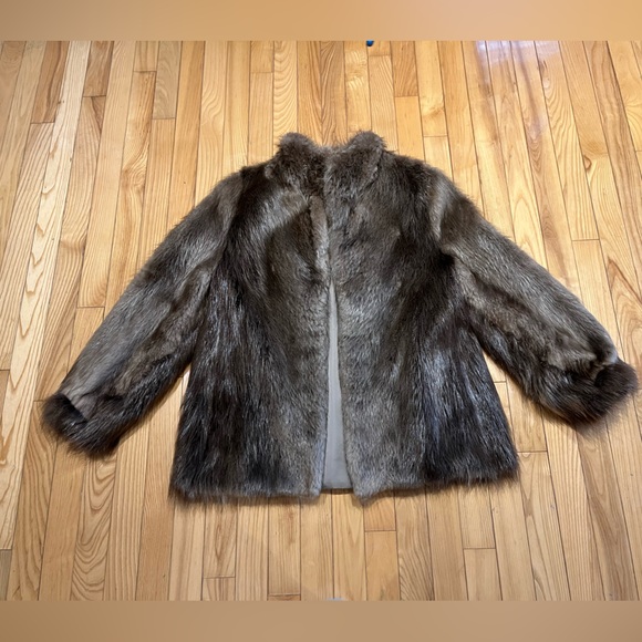 vogue furriers Jackets & Blazers - Vintage Vogue Furriers real fur coat in excellent condition!